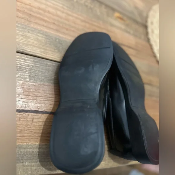 GUCCI Classic Leather LoafersSlip On Size 8 BLACK